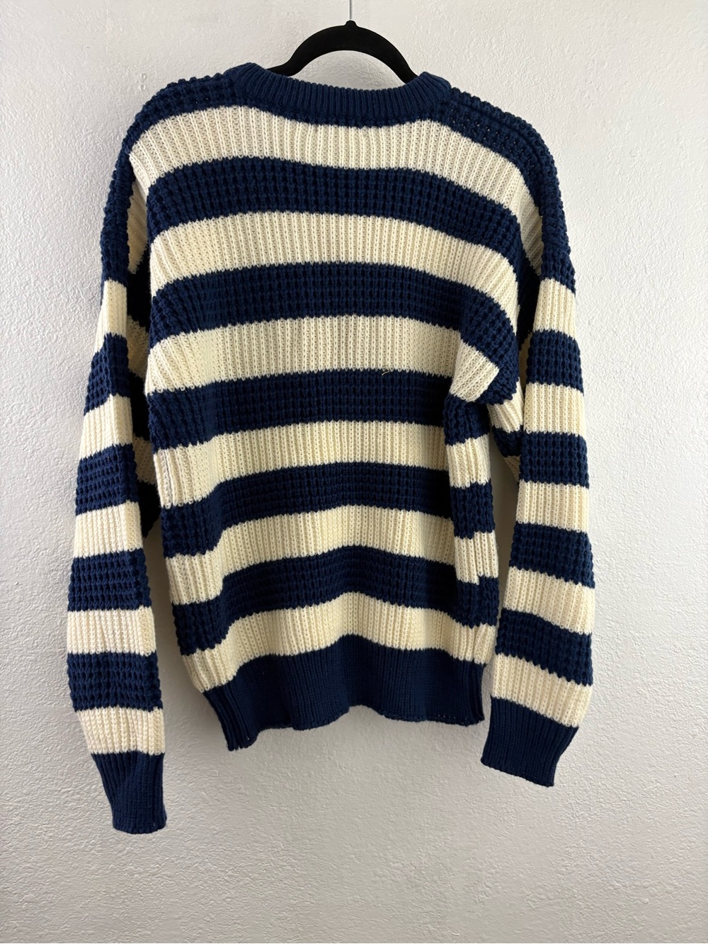 High Sierra crewneck sweater horizontal navy blue cream stripes chunky knit L